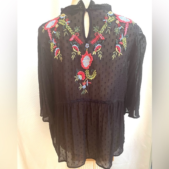 Zara Women black with lace embroidered top - Picture 5 of 9